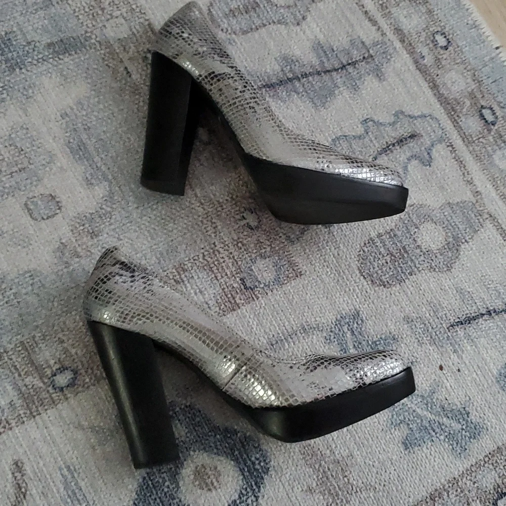 Michael Kors Silver Leather Snakeskin Platform Pump Heels Shoes Sz7